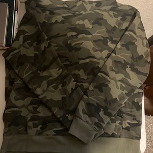 Women’s Hoodie. Size Lg